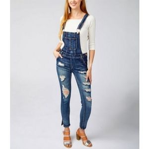 Dollhouse Distressed Skinny Jean junior Overalls